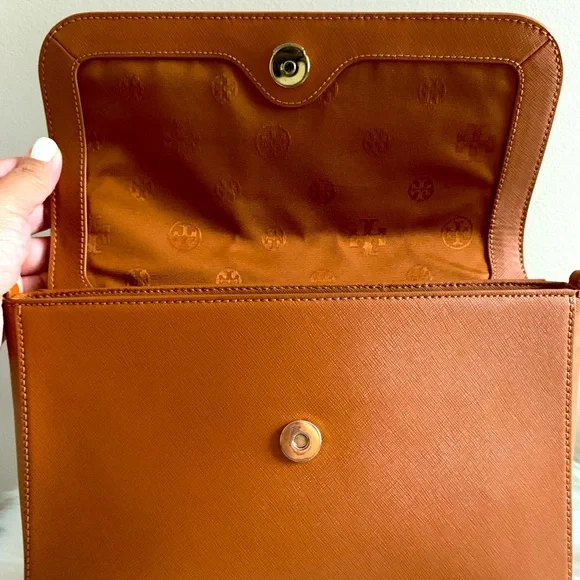 Tory Burch Robinson Crossbody Purse - Picture 2 of 7